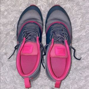 Women’s Size 9 Nikes
